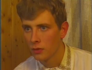 katta goshtli oyoqlari va dumbalari bolgan qizlar Katta sik va rus ayol video